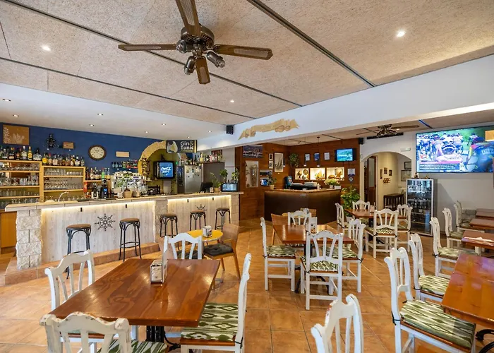 Hostal Doris - Adults Only